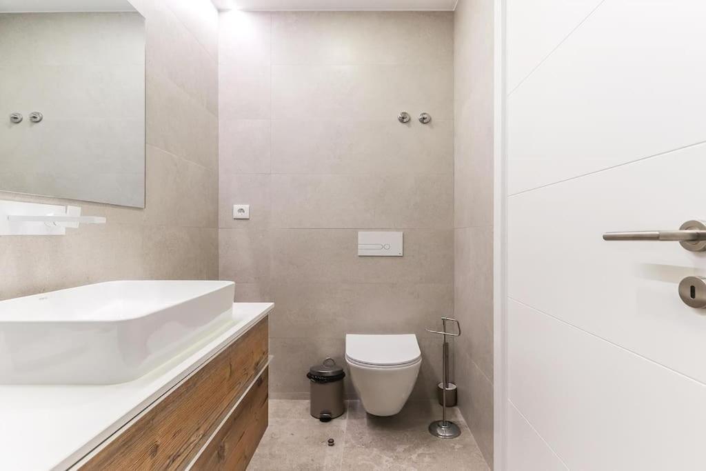 Outstanding Santos Spacious 2 Bedroom W Ac Appartement *