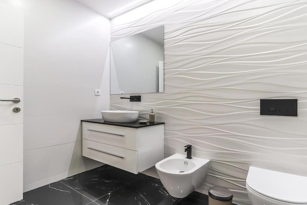 Outstanding Santos Spacious 2 Bedroom W Ac Appartement
