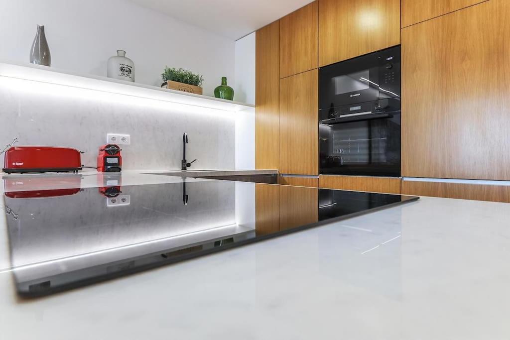 Outstanding Santos Spacious 2 Bedroom W Ac * Lissabon
