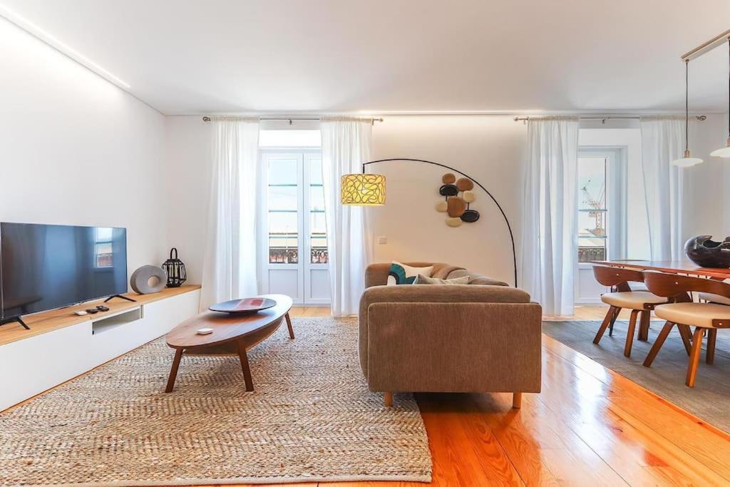 Outstanding Santos Spacious 2 Bedroom W Ac Lissabon
