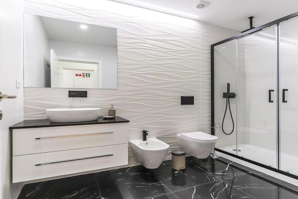 Apartment Outstanding Santos Spacious 2 Bedroom W Ac Lissabon
