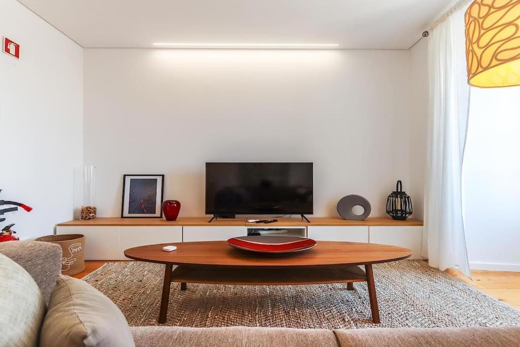Apartment Outstanding Santos Spacious 2 Bedroom W Ac Lissabon