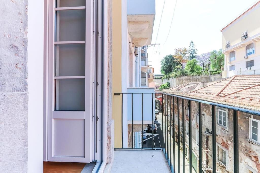 Outstanding Santos Spacious 2 Bedroom W Ac Lissabon